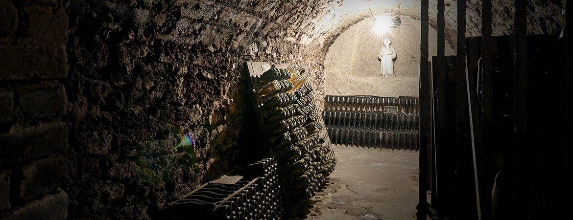 Venez découvrir les Caves du Champagne Veuve J Lanaud lors de votre séjour en Champagne.